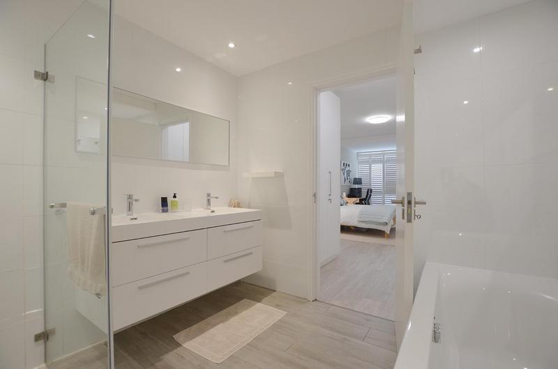 To Let 1 Bedroom Property for Rent in Dolphin Beach Western Cape